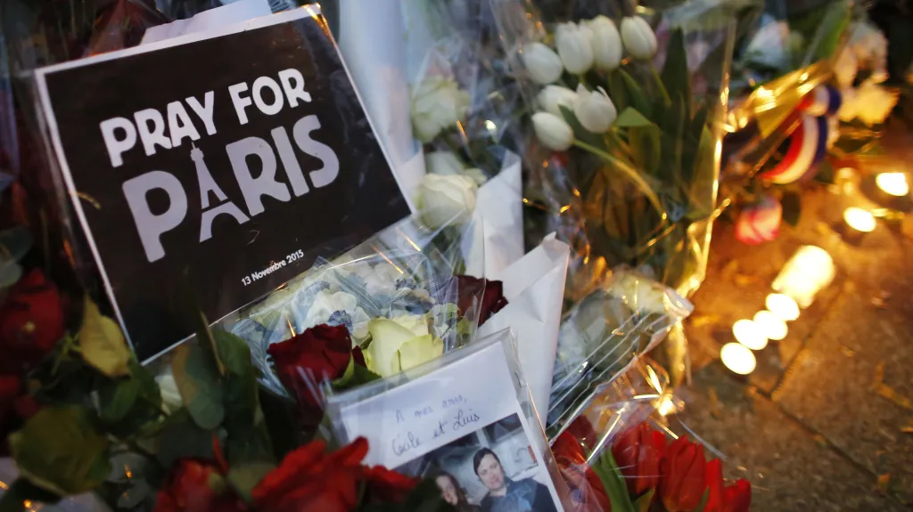 Pieta po útocích v Paříži