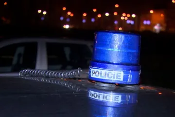 Policisté zadrželi muže podezřelé ze závažného činu. V okolí Brna rostly zátarasy, ve vzduchu byl vrtulník