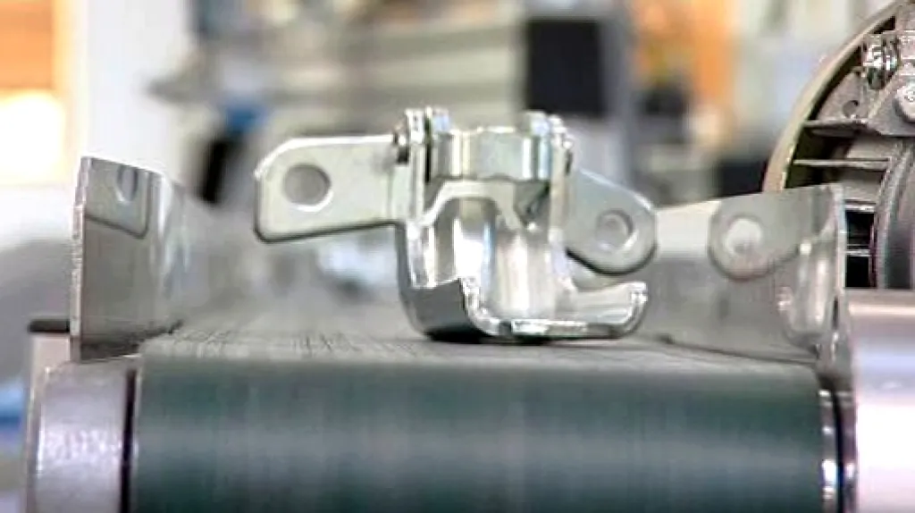 Autodíl na výrobním pásu