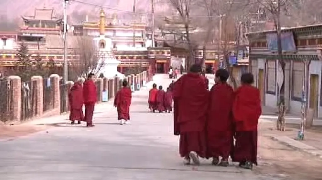 Tibetští kněží v Lhase