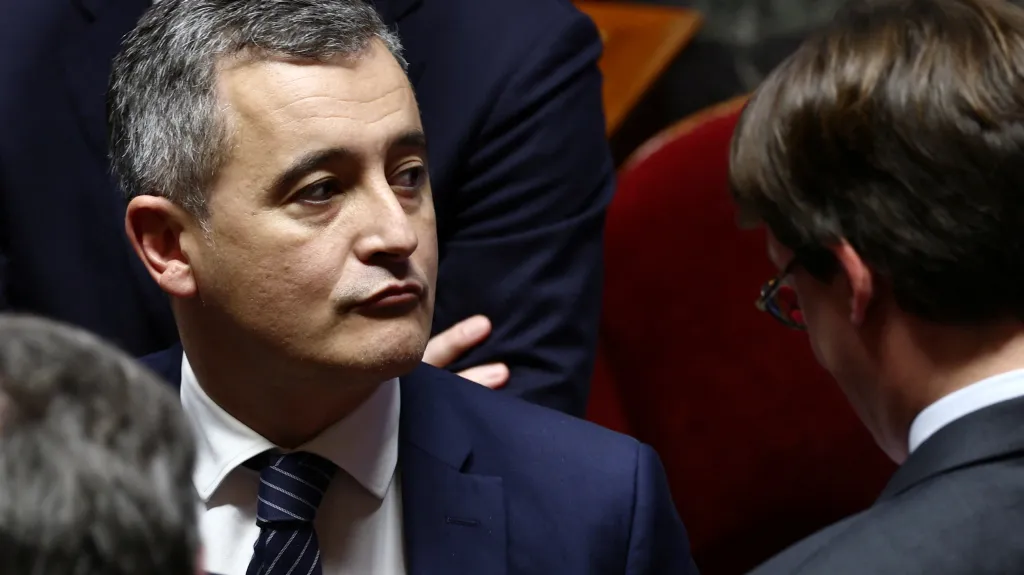 Francouzský ministr vnitra Gérald Darmanin na jednání parlamentu o zákonu o migraci