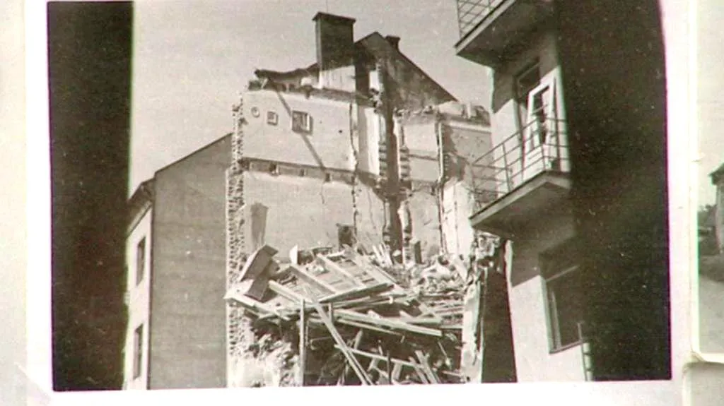 Z výstavy Bomby nad Pardubicemi