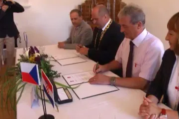 Podpis dohody o spolupráci Letohradu a chorvatského Daruvaru