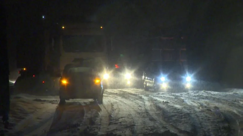 Silnice I/10 je uzavřena pro auta nad 3,5 tuny