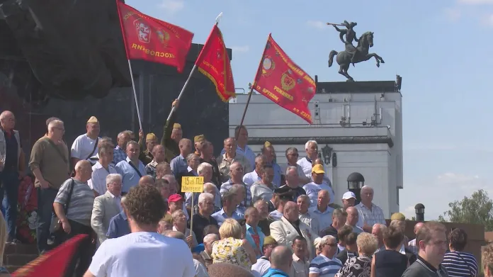 Setkání bývalých sovětských vojáků v moskevském Parku vítězství