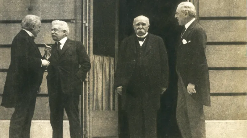 Britský premiér David Lloyd George; italský premiér Vittorio Orlando; francouzský premiér Georges Clemenceau a americký prezident Woodrow Wilson