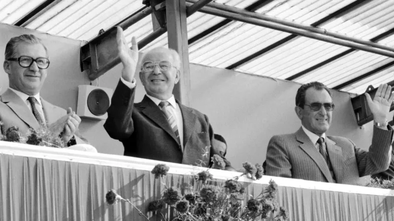 Lubomír Štrougal, Gustáv Husák a Vasil Biĺak na Letné v roce 1985