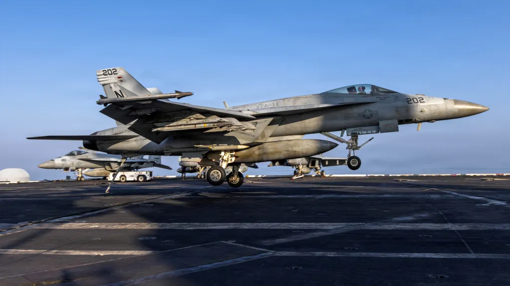 Letoun F/A-18E Super Hornet