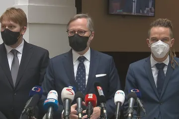 Vláda ukončí povinné testování ve školách a firmách, podnikatelům chce kompenzovat ztráty