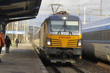 Železnice se chystá na konec prázdnin, dopravci přidají tisíce míst ve svých vlacích