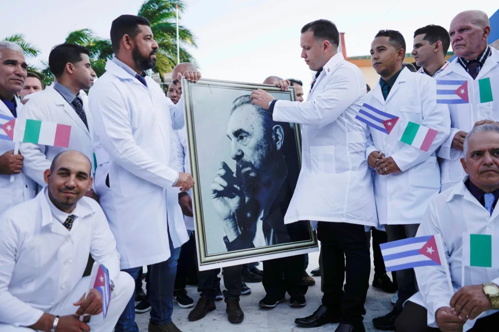 Lékařský tým Henryho Reeva dal v roce 2005 vytvořit tehdejší kubánský vůdce Fidel Castro. Tým se specializuje na rychlou lékařskou pomoc v případě přírodních katastrof a při šíření infekčních onemocnění
