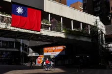 Čína se hněvá. Tchaj-wan se zúčastní Bidenova summitu a navštíví jej litevštví představitelé