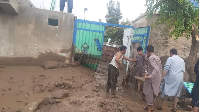 Následky bleskových záplav v Aghnánistánu