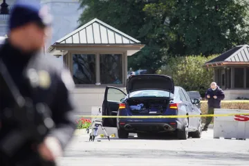 U amerického Kapitolu najel muž do policistů, zaútočil na ně nožem. Jeden z nich zemřel, mrtvý je i agresor