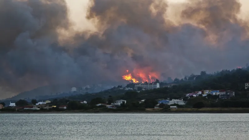 Požár na ostrově Samos