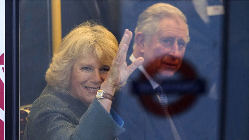 Camilla a Charles v metru