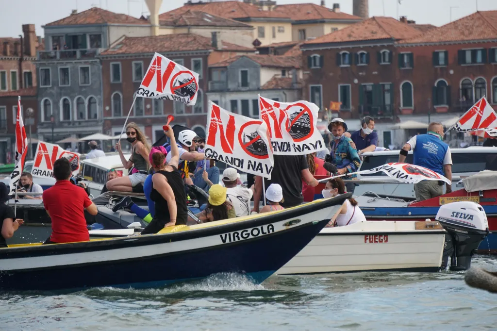 V roce 2019 do Benátek připlulo na palubě 667 lodí téměř 700 tisíc výletníků, uvádí Mezinárodní asociace výletních lodí (CLIA)