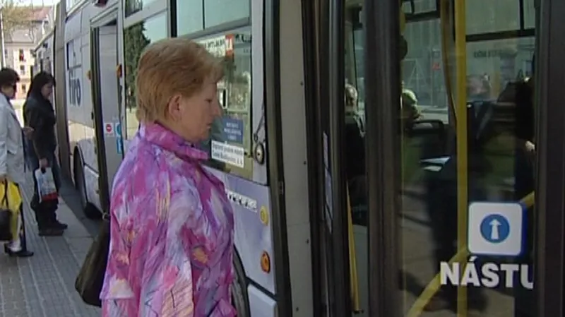 Cestující MHD v Českých Budějovicích