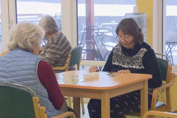 Zájem o domovy pro seniory roste. Chybí až patnáct tisíc míst, lidé na ně čekají i rok