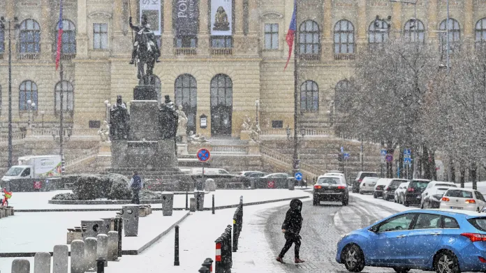 Sníh na Václavském náměstí v Praze