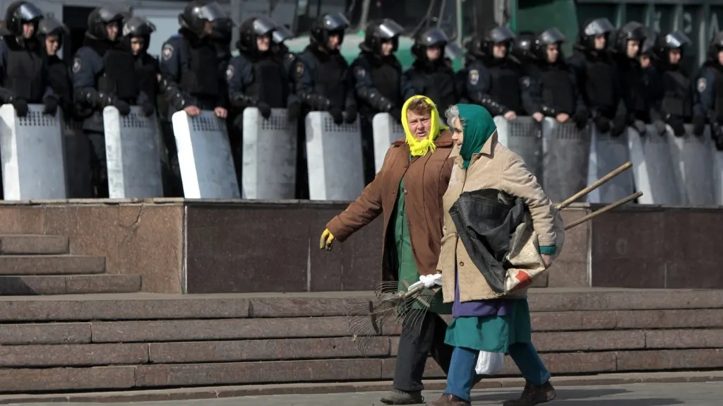 Ukrajinská pořádková policie v Doněcku