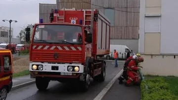 Záchranné práce na místě exploze ve francouzské Remeši