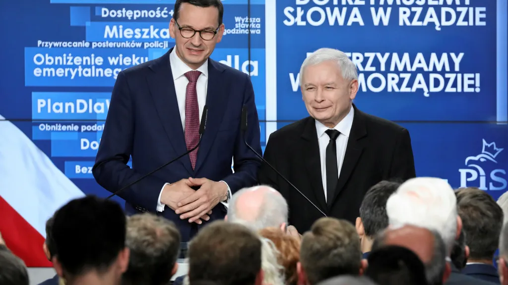 Premiér Mateusz Morawiecki a předseda PiS Jaroslaw Kaczynski