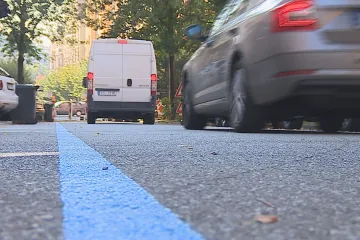 Praha 9 se připojí k systému barevných parkovacích zón. Fialová znamená „zaplať“