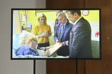 Vondráček, Mynář a další lidé, kteří navštívili prezidenta v nemocnici bez respirátoru, dostali desetitisícovou pokutu
