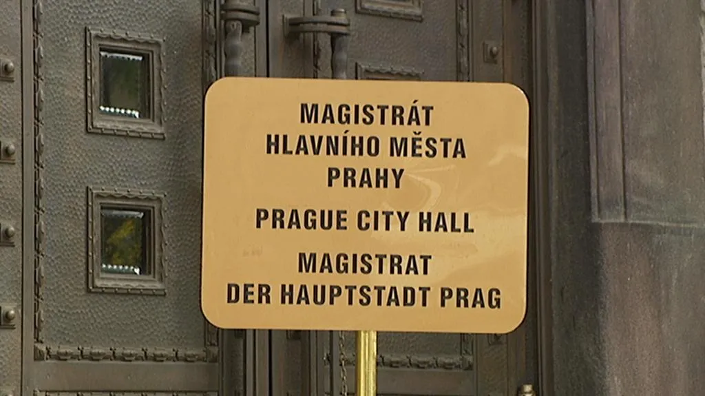 Před Magistrátem hl. města Prahy