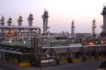 Aramco je první firmou, jejíž hodnota pokořila hranici dva biliony dolarů