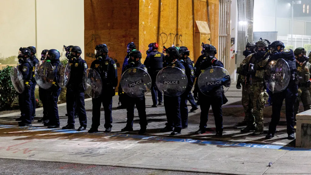 Policisté v Portlandu zasahovali proti demonstrantům na začátku září