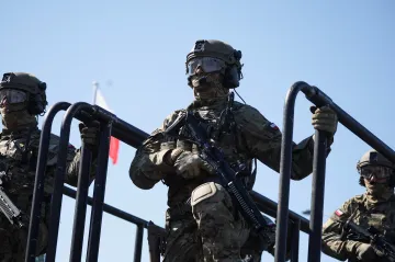 V Polsku zadrželi dvojici podezřelou ze sbírání informací o armádě