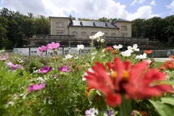 Do Šlechtovy restaurace se vrátí život s příští sezonou. Památkou se prohnaly živly i znárodnění