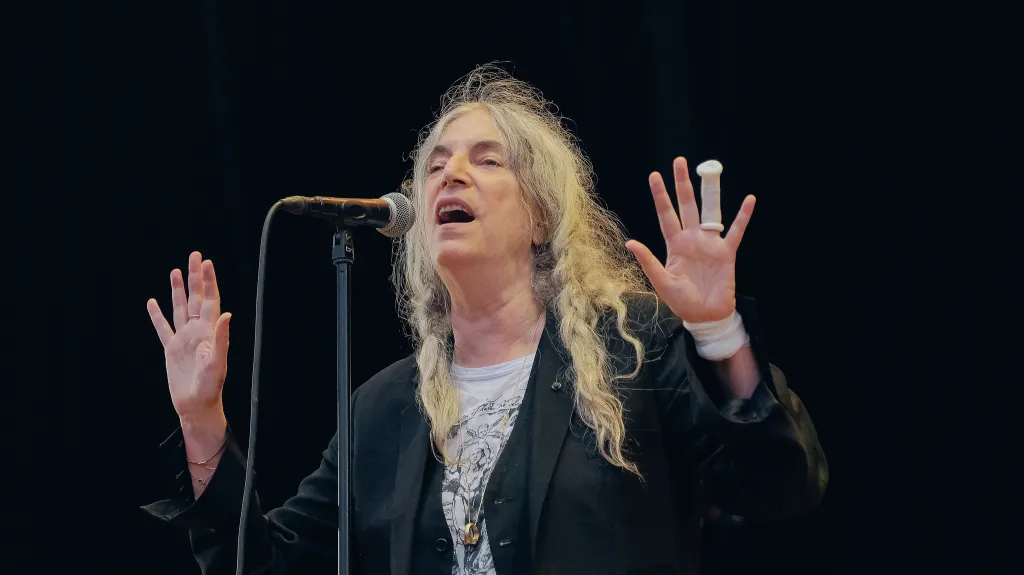 Zraněná Patti Smith si na Flow nezahrála