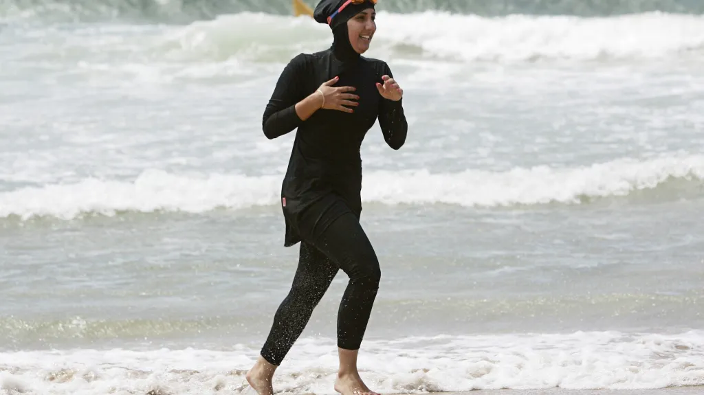 Muslimská dívka v burkinách
