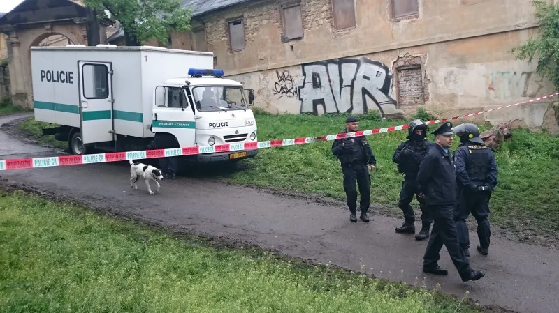 Policie zasahuje ve squattu Cibulka