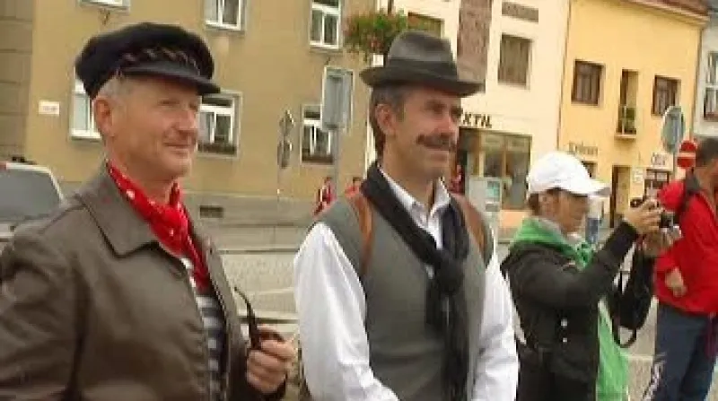 Recesisté z Bílovce na Novojičínsku vyrazili na jízdu nazvanou Bílovecké šlapátko na historických kolech.