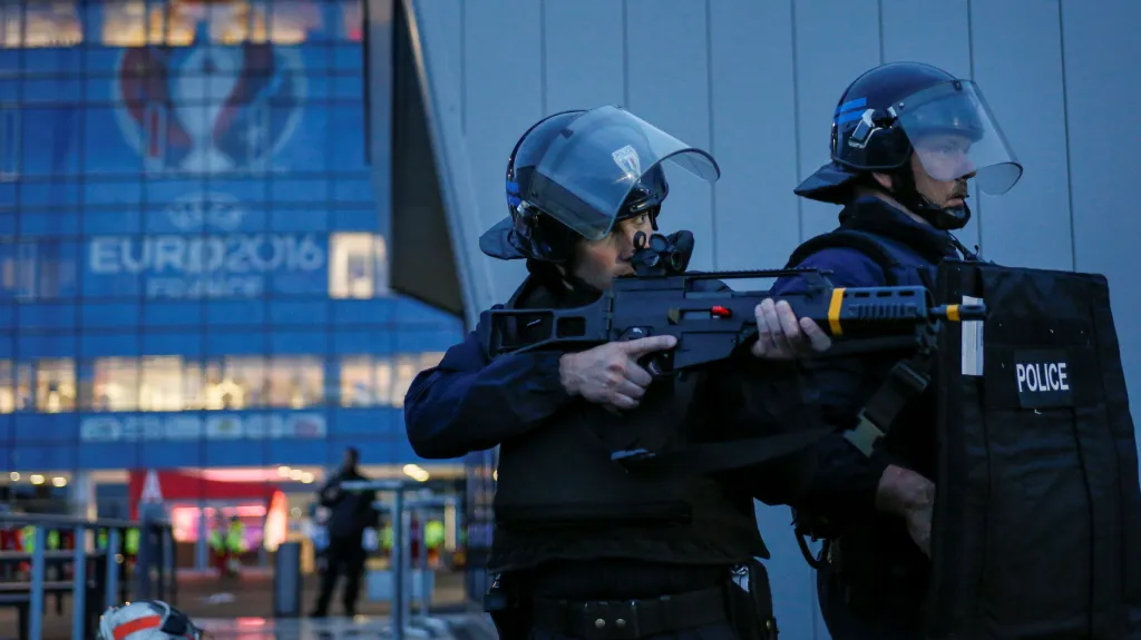 Policie v Lyonu nacvičuje zásah v případě teroristického útoku během fotbalového Eura