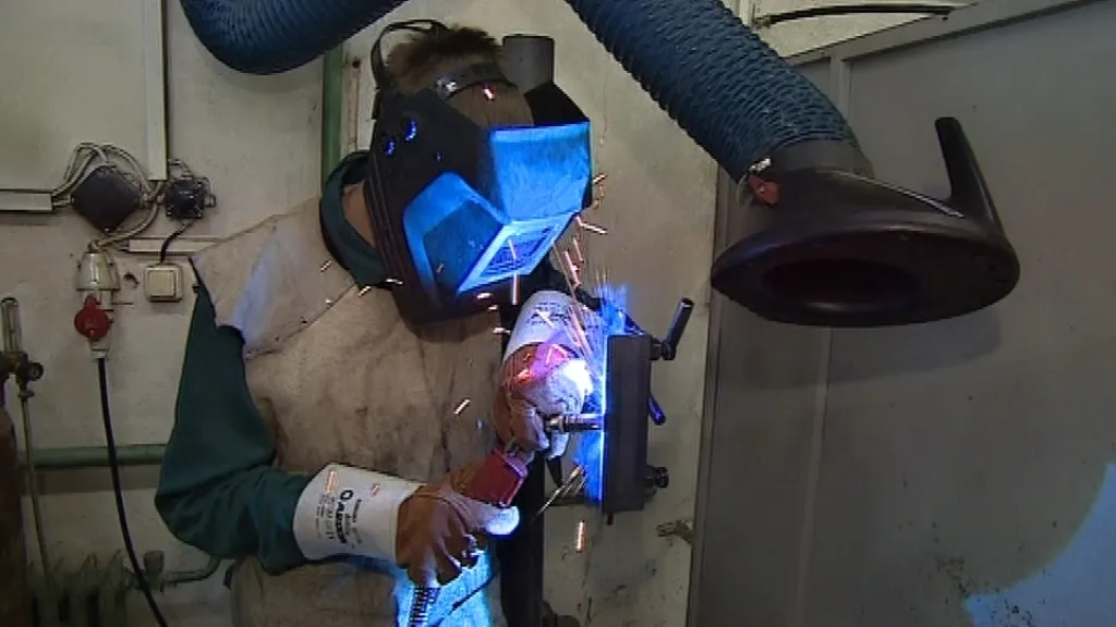 Svářeč při práci