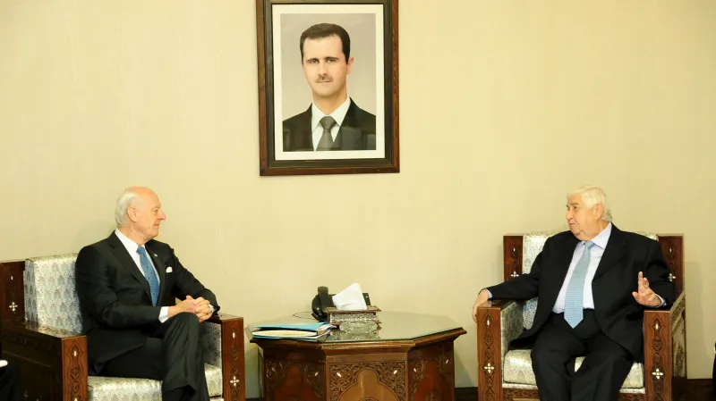 Zmocněnec OSN de Mistura se syrským ministrem zahraničí Mualímem