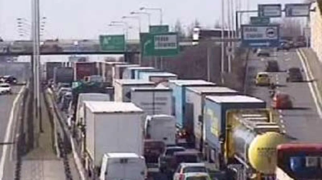 Kolona před nehodou na D1