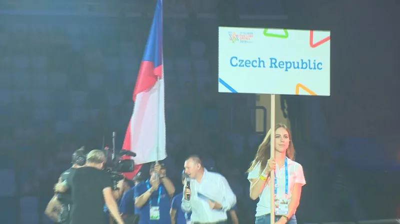 Nástup české výpravy při zahájení makabejských her