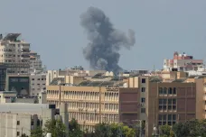 Při požáru v Pásmu Gazy zahynulo nejméně dvacet lidí, další se zranili