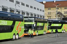 Autobusoví obři se spojí. Flixbus převezme linky Eurolines, posílí tak i v Česku