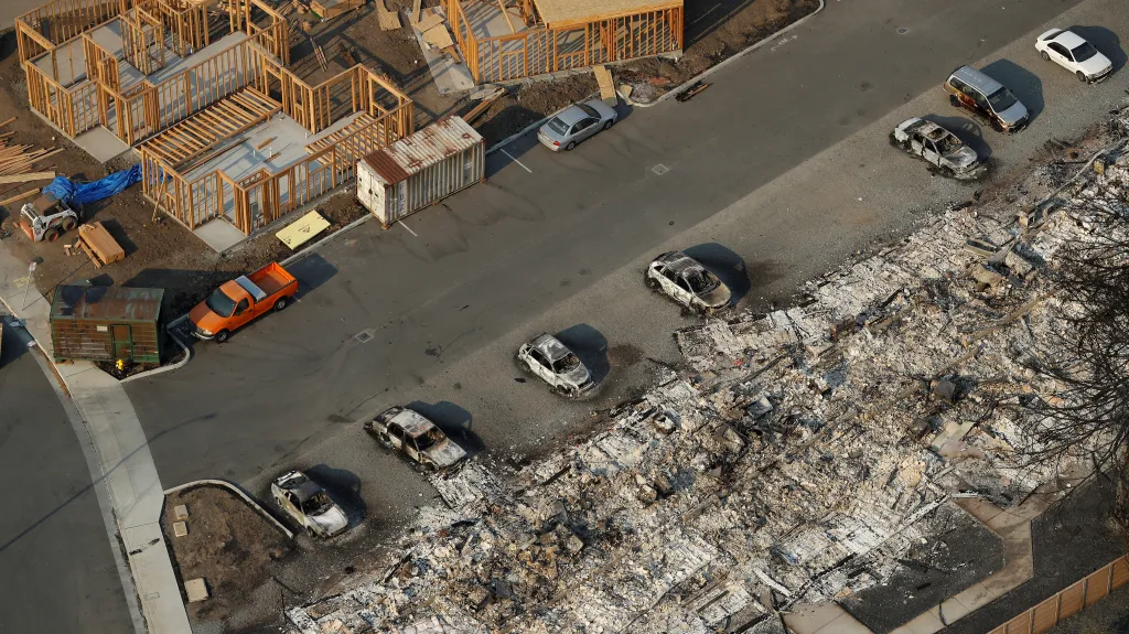 Požárem zničené město Santa Rosa