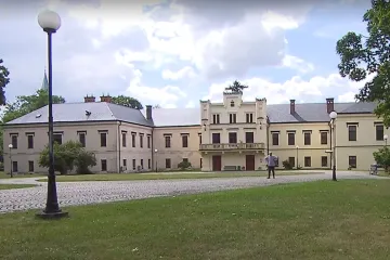 Zámek v Dolních Životicích je studený a vlhký, zařízení pro handicapované v něm skončí