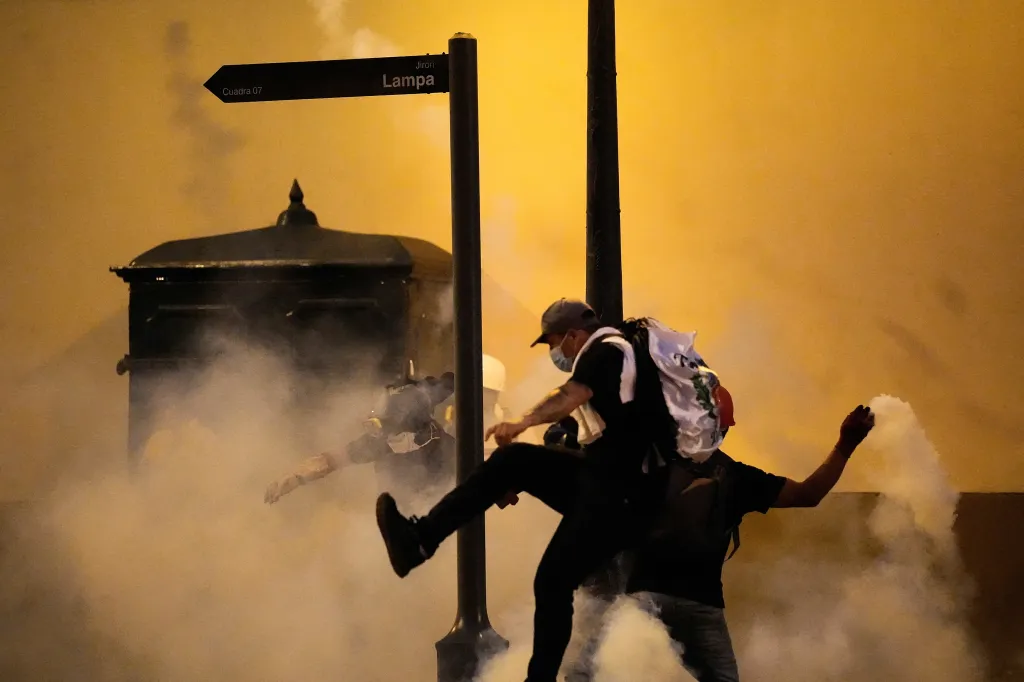 V Peru pokračují protivládní protesty