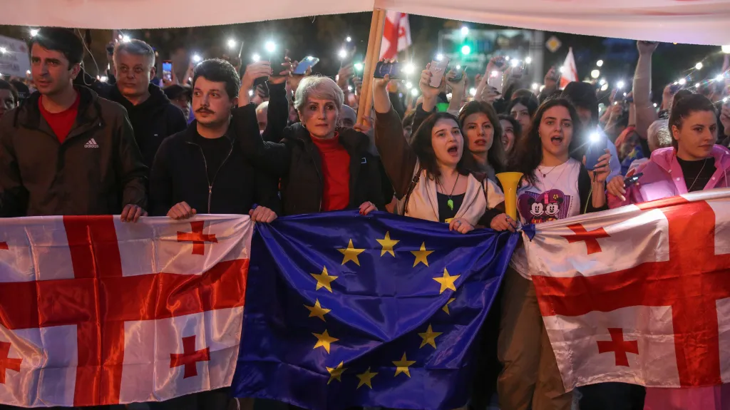 Gruzínci protestující proti zákonu o zahraničním vlivu, 24. květen 2024