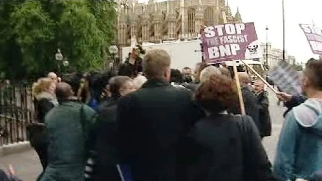 Demonstranti rozehnali mítink BNP
